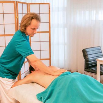Tuina Massage - Naturheilpraxis für TCM, Akupunktur, Massage